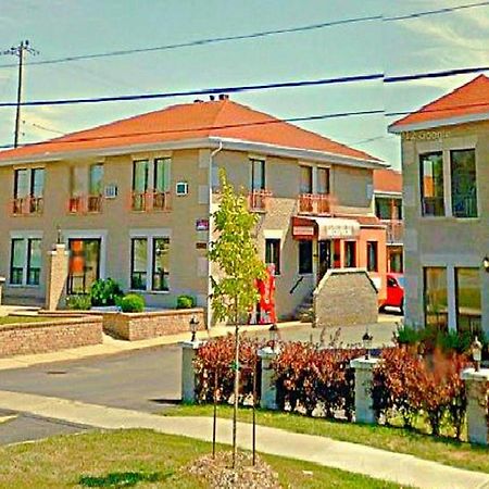 Motel Falcon ブロサード エクステリア 写真
