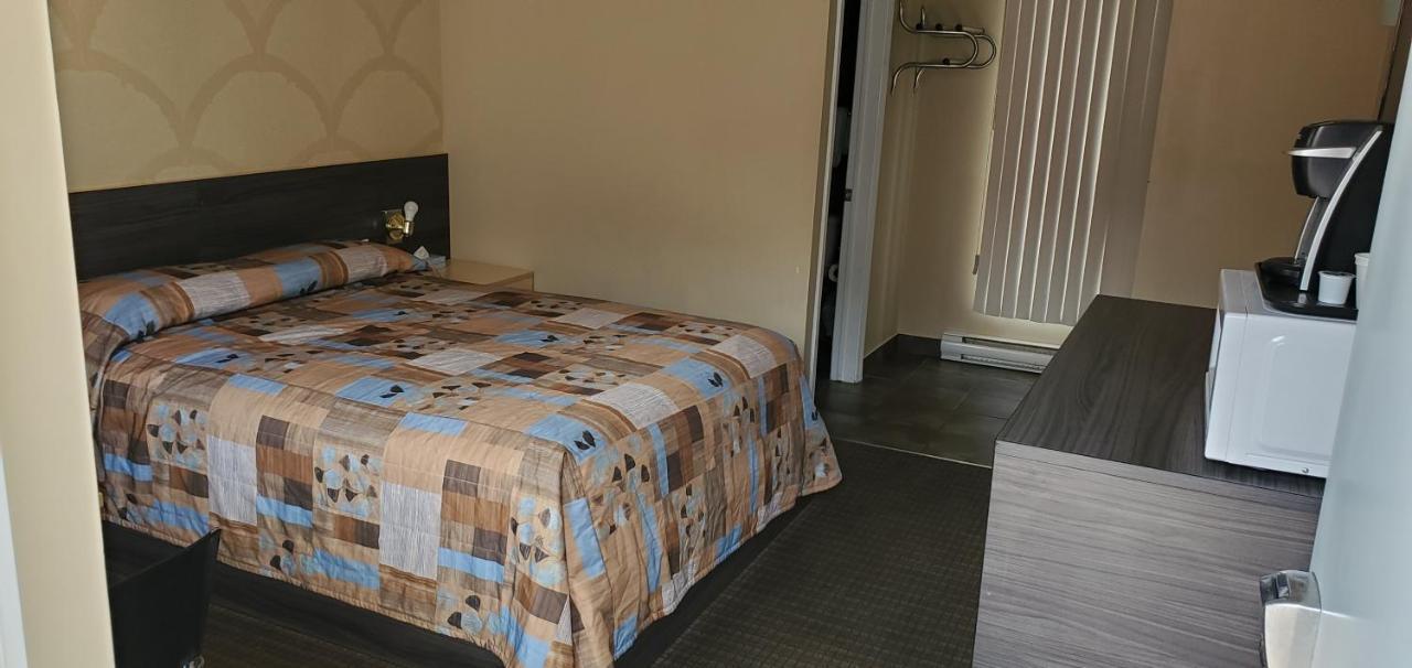 Motel Falcon ブロサード エクステリア 写真
