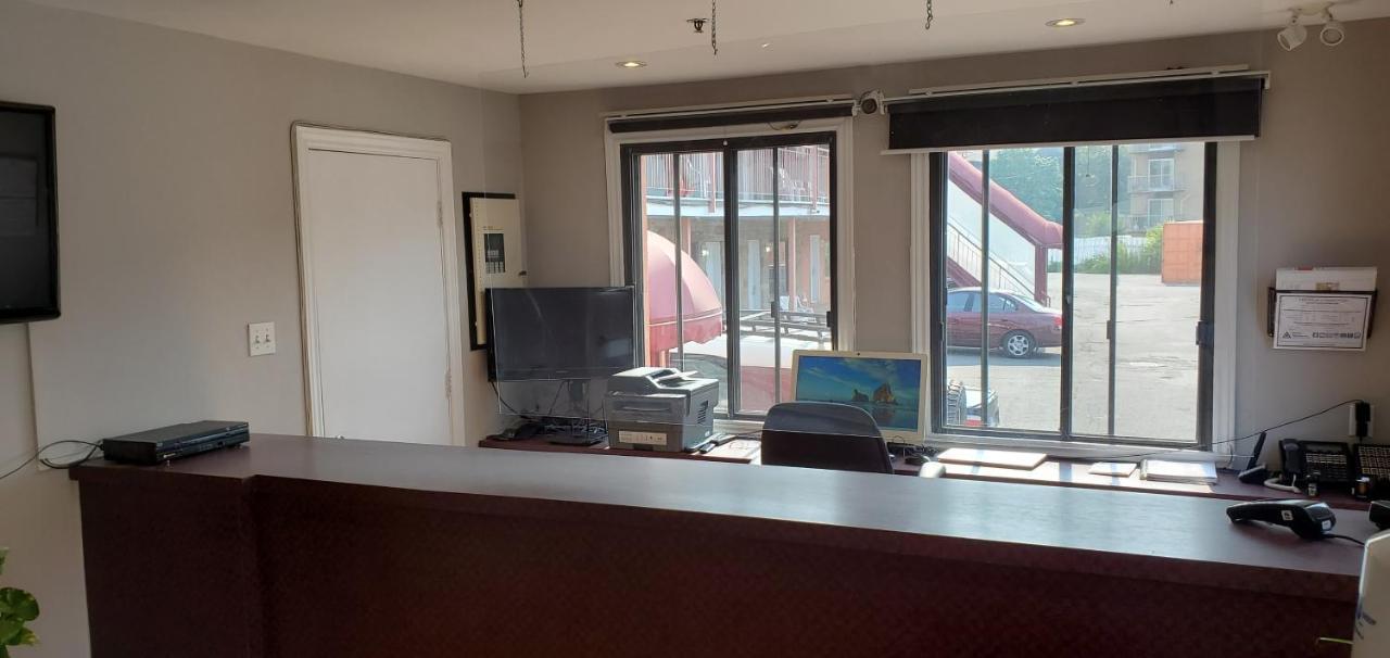 Motel Falcon ブロサード エクステリア 写真