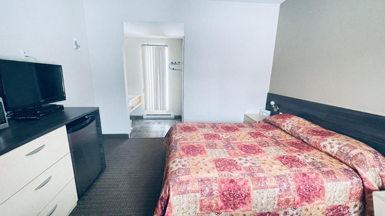 Motel Falcon ブロサード エクステリア 写真