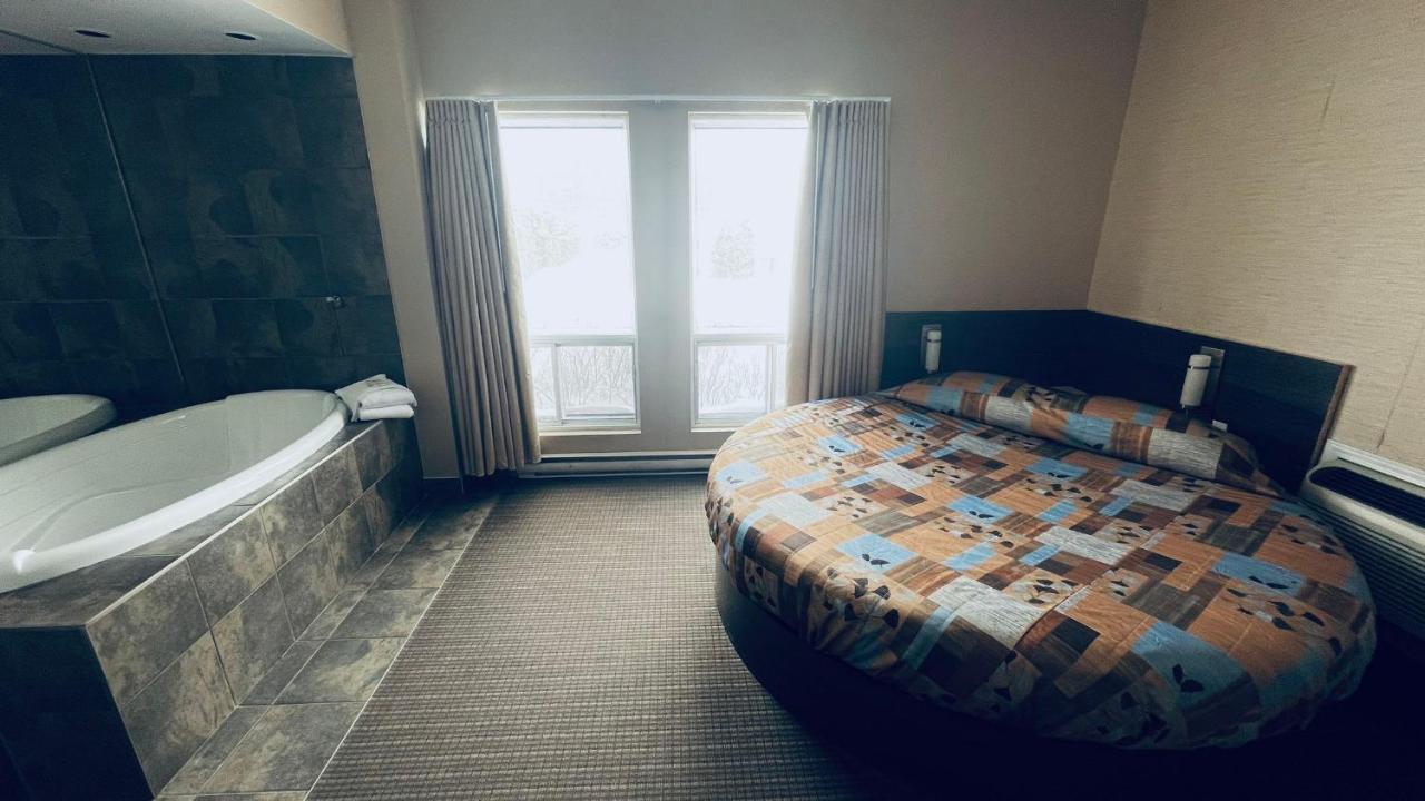 Motel Falcon ブロサード エクステリア 写真