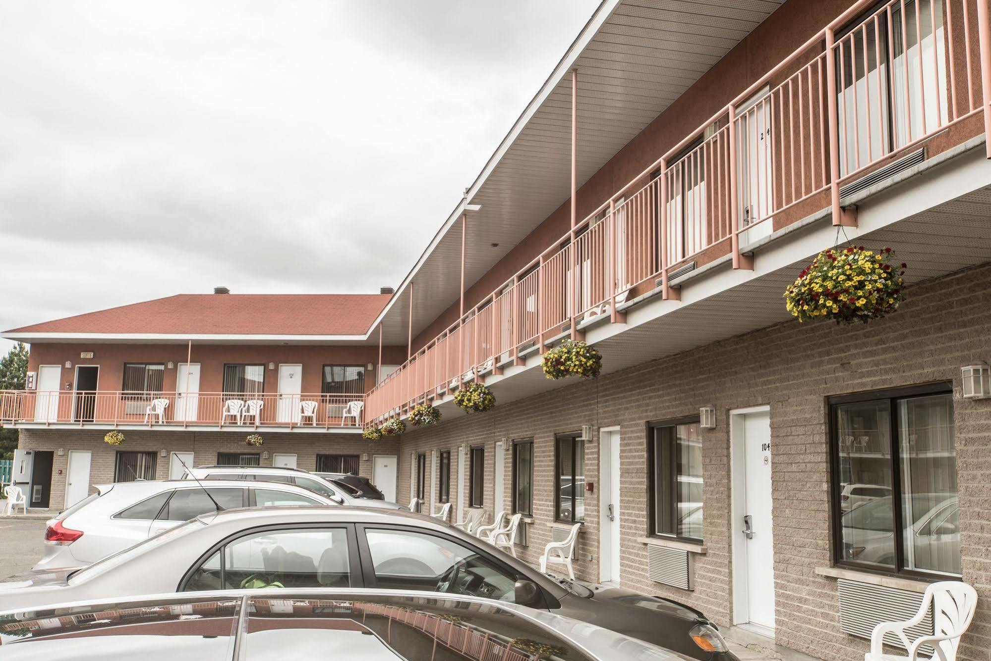 Motel Falcon ブロサード エクステリア 写真