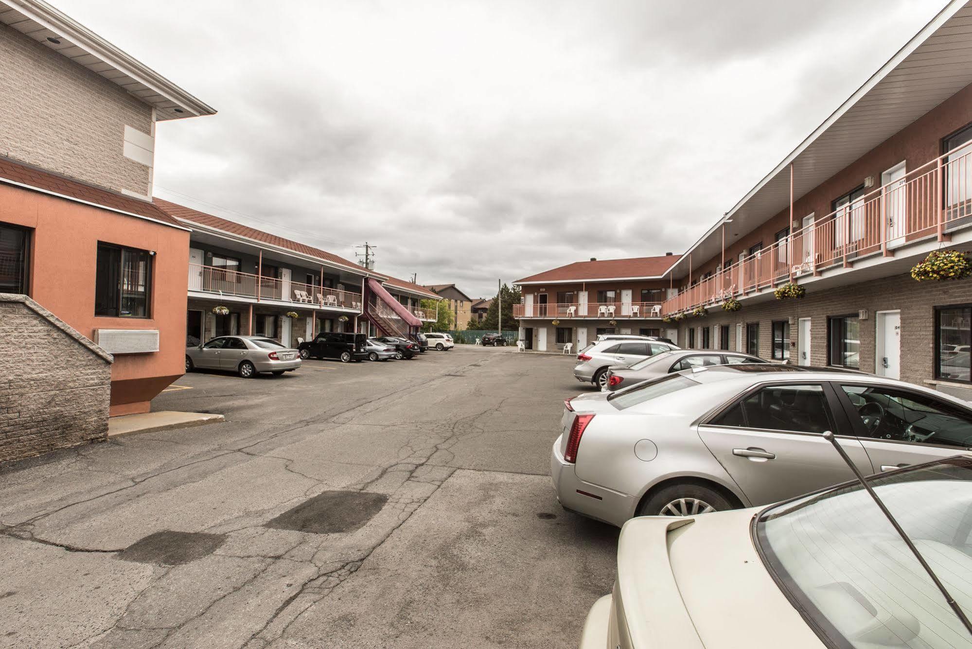 Motel Falcon ブロサード エクステリア 写真